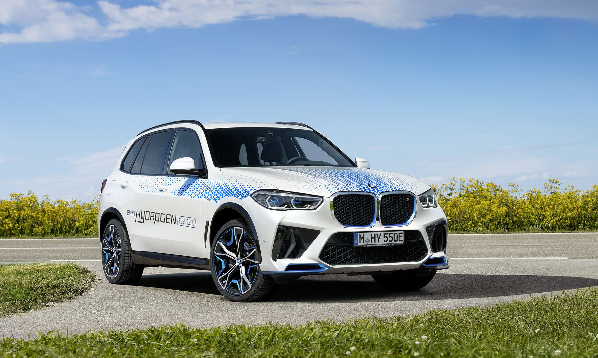 bmw to test its ix5 hydrogen model in the middle east