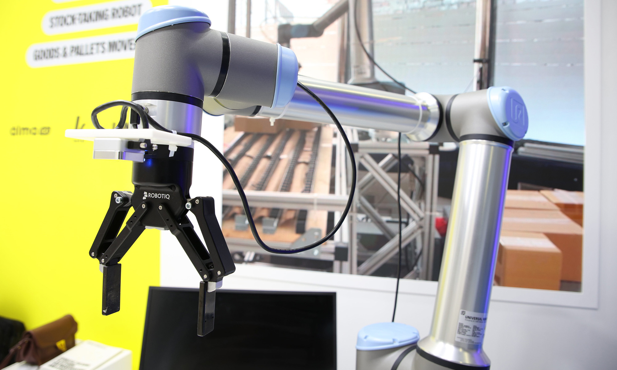 yango showcases ai warehouse robots amid rising fulfillment costs