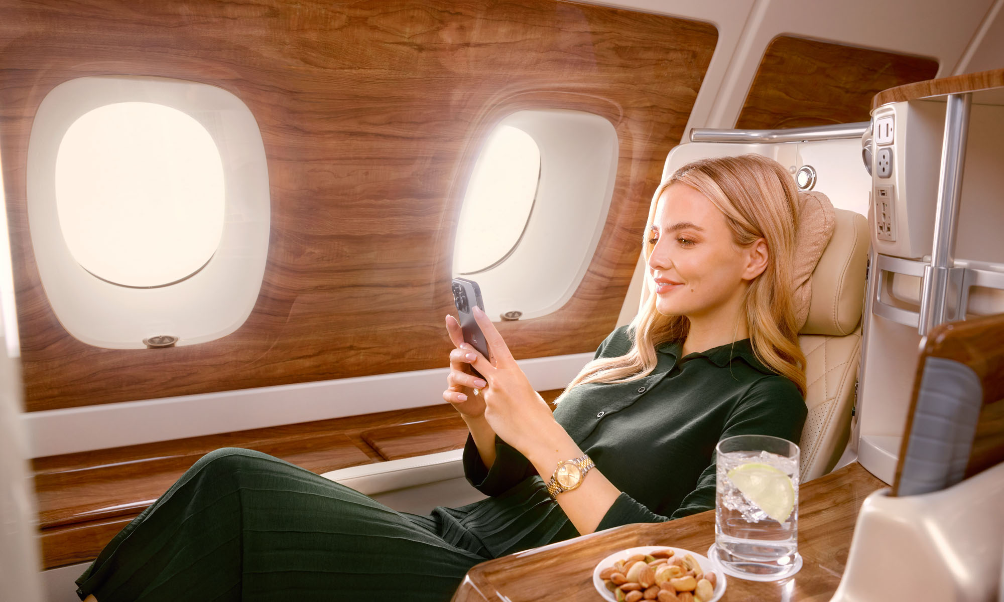 emirates airbus a380 returns to service with starlink wi-fi